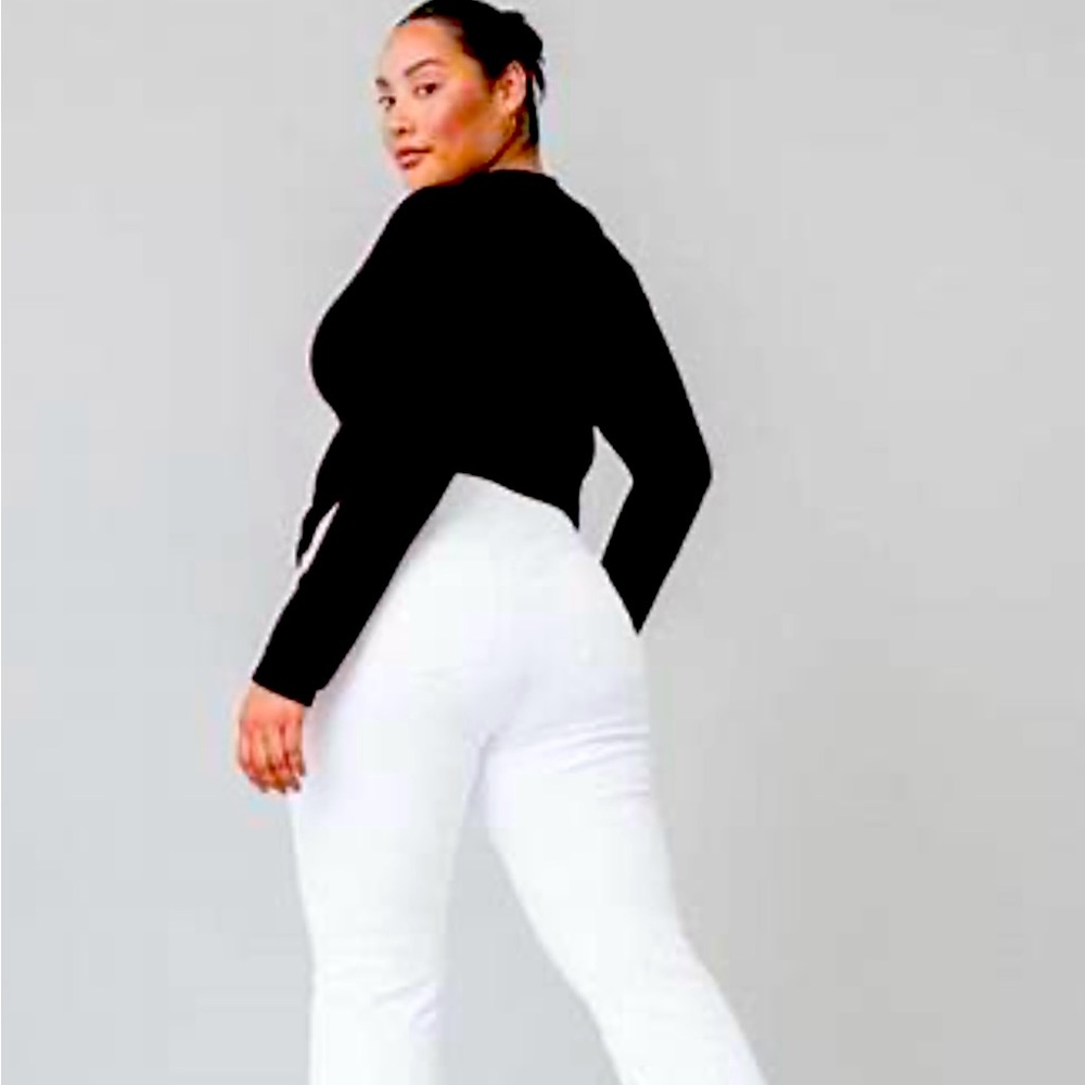 NWT SPANX Kick Flare White Pant. Size Medium